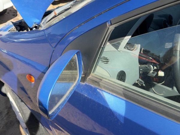 2004-2005 Chevy Aveo Driver Left Manual Side Mirror Door Mounted Oem Blue 33U — photo 5
