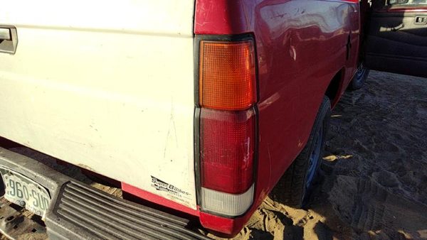 1986-1997 Nissan Hardbody Passenger Right Tail Light Brake Lamp Oem Rear — photo 1