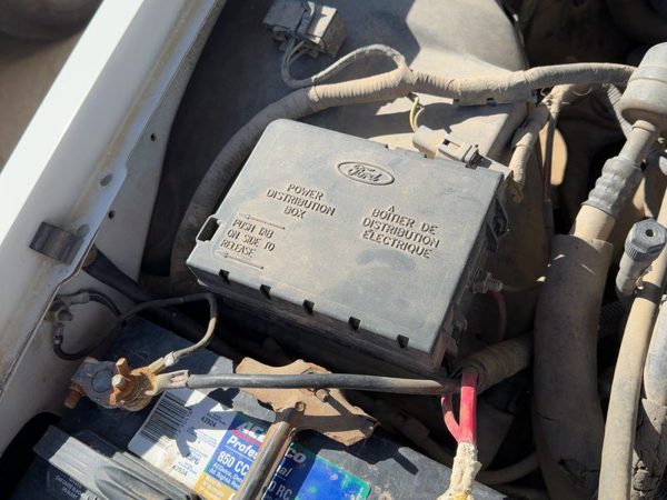 1994 Lincoln Town Car Engine Fuse Box Power Distribution Panel Oem 4.6L — photo 2