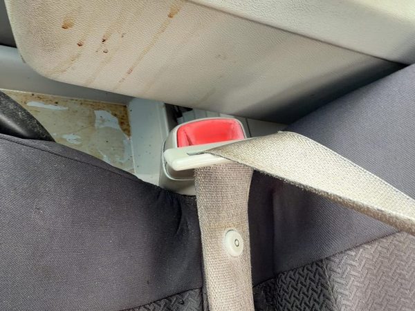 05-06 Equinox Driver Left Front Seat Belt Buckle Receiver Oem Light Gray 14B — photo 5