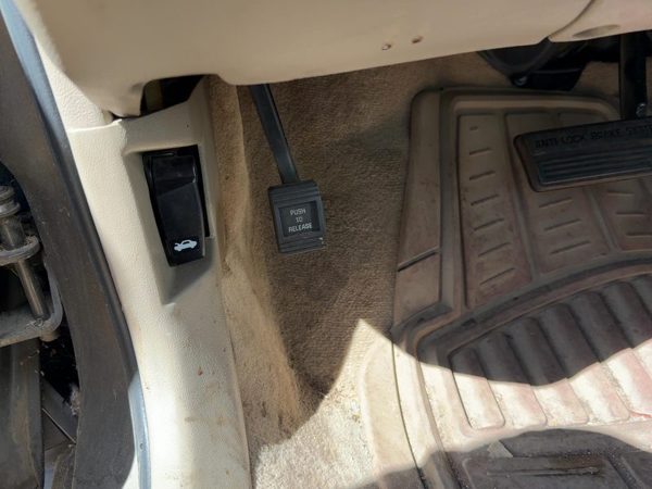 1999 Pontiac Bonneville Parking Brake Pedal Assembly Oem Complete Emergency Unit — photo 2