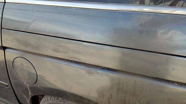 06 Honda Odyssey Driver Left Sliding Door Roller Moulding On Quarter Panel Blue — photo 4