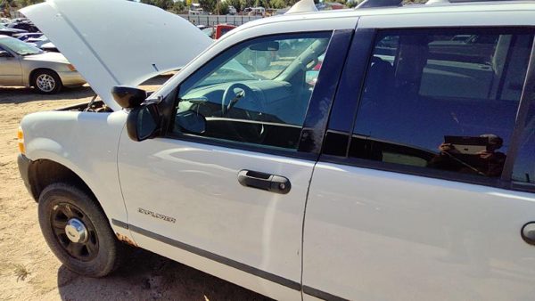 2005 Ford Explorer Front Door LH 4DR Yz Oxford White — photo 2