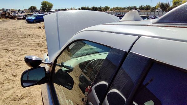 2005 Ford Explorer Front Door LH 4DR Yz Oxford White — photo 3