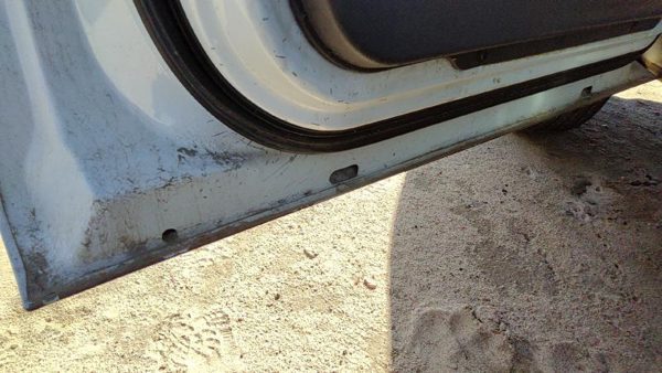 2005 Ford Explorer Front Door LH 4DR Yz Oxford White — photo 9