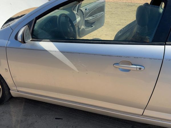 2008 Chevrolet Cobalt Front Door LH Silver 95U — photo 2