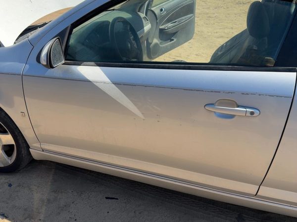 2008 Chevrolet Cobalt Front Door LH Silver 95U — photo 1