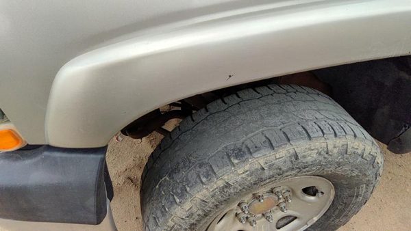 99-02 Silverado 2500 Driver Left Front Wheel Flare Moulding Fender Pewter 11U — photo 2