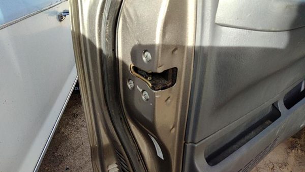 2003-2004 Nissan Xterra Driver Left Front Door Latch With Rods/Cables Oem — photo 2
