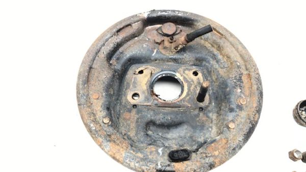 64-66 Thunderbird Coupe Passenger Front Spindle Steering Knuckle With Wheel Hub — photo 7