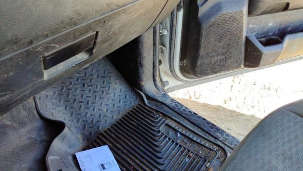 13-18 Dodge Ram 4500 Passenger Right Lower Kick Trim Panel Oem Gray X8 — photo 5
