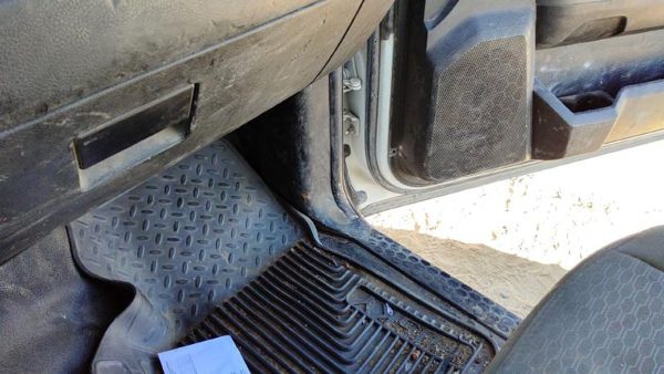 13-18 Dodge Ram 4500 Passenger Right Lower Kick Trim Panel Oem Gray X8 — photo 2