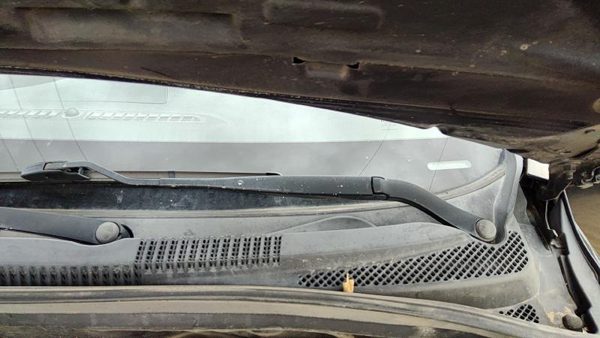 2011 Driver Left Windshield Wiper Arm OEM Blade Lever — photo 2