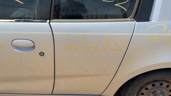 2007 Saturn Ion Rear Door LH Silver 13U — photo 2