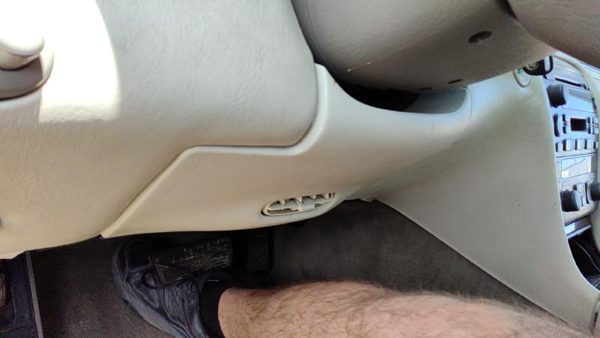 1998-00 Cadillac Seville Lower Dash Under Column Knee Bolster Trim Panel Tan 503 — photo 1