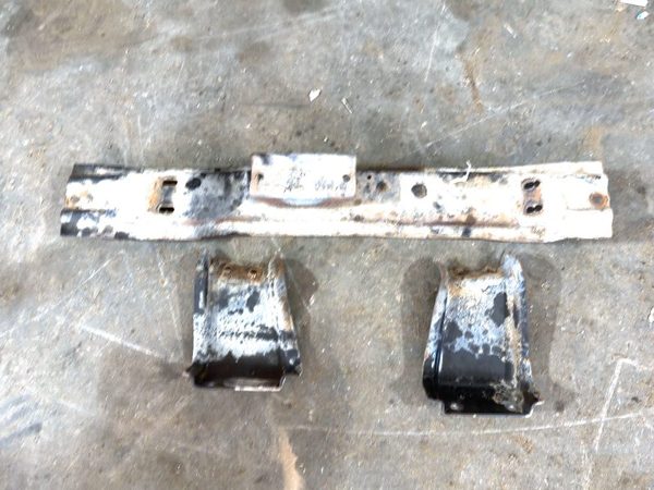 92-97 Ford F250 Transmission Crossmember Set Mount Brackets Oem — photo 1