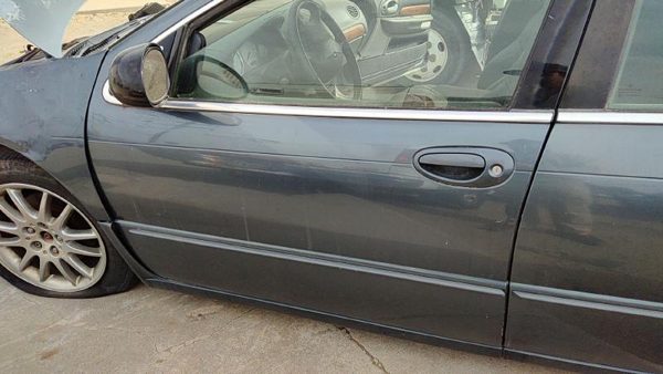 2002 Chrysler 300M Front Door LH Blue Pbq — photo 4