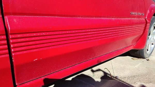 88-96 Grand Prix Passenger Right Front Moulding From Door Trim Strip Red 2 Door — photo 2