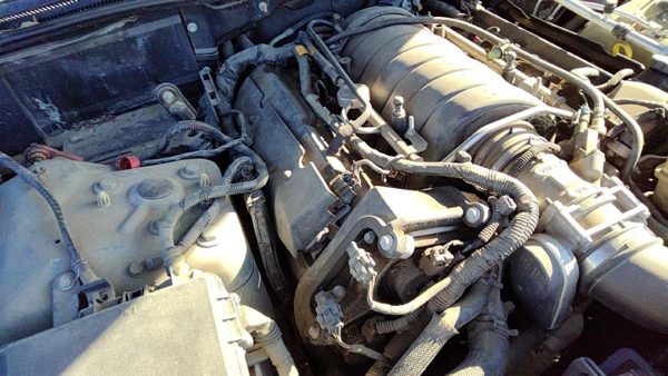 2005 Cadillac Sts Passenger Right Valve Cover Oem 4.6L 12590291 — photo 2