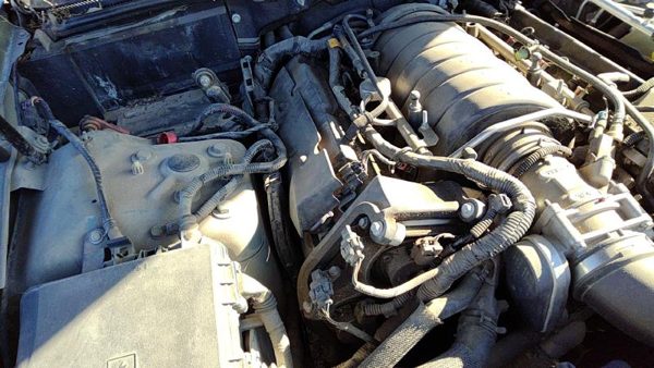 2005 Cadillac Sts Passenger Right Valve Cover Oem 4.6L 12590291 — photo 1