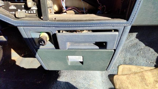 1985-1986 Toyota Camry Ash Tray Assembly Oem Slide Out Dash Blue — photo 2
