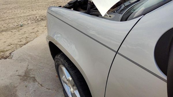 2007-2014 Chevy Tahoe Silver Driver Left Front Fender Oem U726s — photo 2