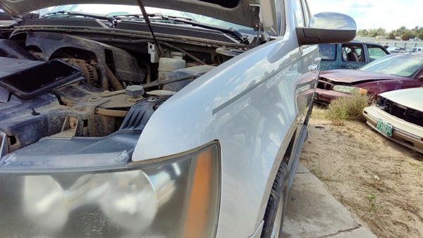 2007-2014 Chevy Tahoe Silver Driver Left Front Fender Oem U726s — photo 5