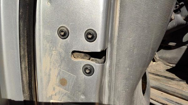 2001-2007 Dodge Caravan Driver Left Front Door Latch With Rods/cables Oem — photo 1