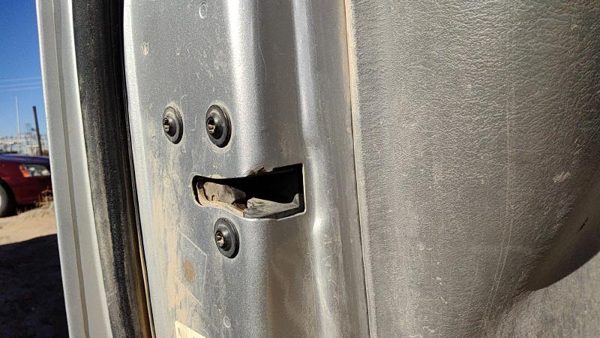2001-2007 Dodge Caravan Driver Left Front Door Latch With Rods/cables Oem — photo 2