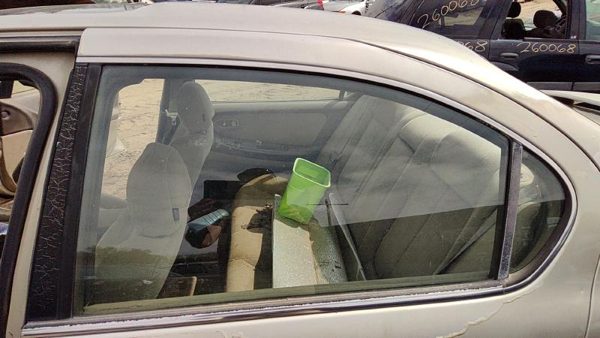 2000-2001 Nissan Maxima Driver Left Rear Side Window Door Glass Oem Back — photo 3
