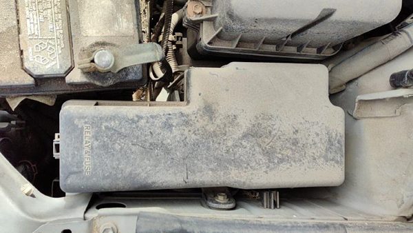 2005 Toyota Camry Engine Fuse Box 2.4L — photo 1