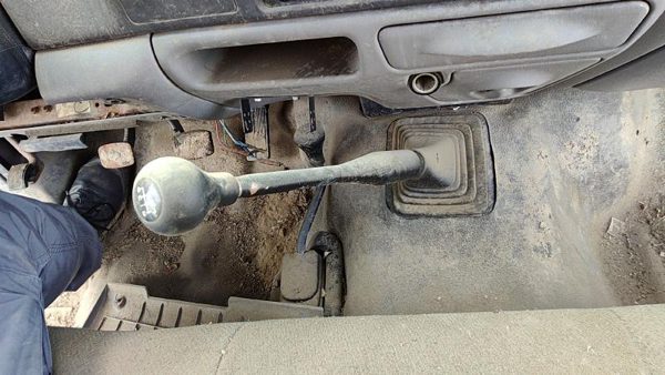00 F250 Super Duty Floor Shifter Lever Assembly Shift Unit Manual Transmission G — photo 1