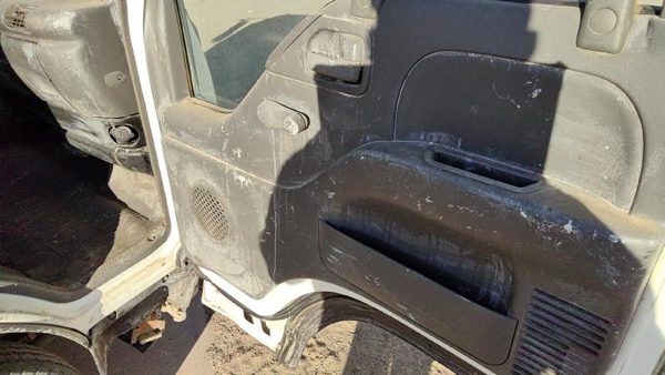 94-07 Isuzu Npr Passenger Right Front Door Trim Panel Gray — photo 6