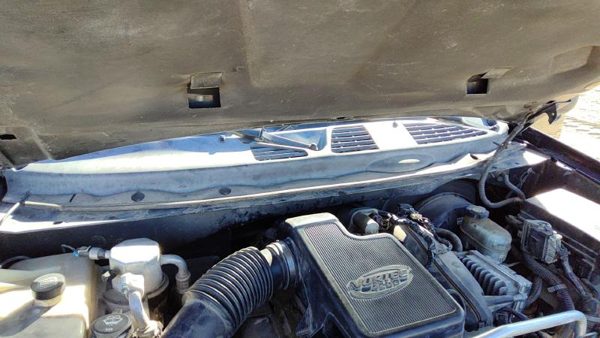 2002-2009 Chevy Trail Blazer Windshield Wiper Cowl Vent Trim Panel Oem Cover — photo 3