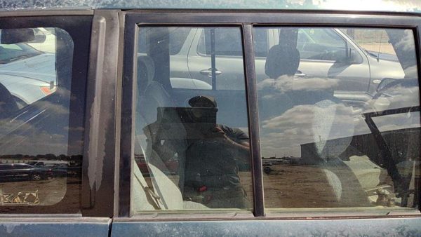 91-98 Sidekick Passenger Right Rear Vent Window Back Door Glass With Frame — photo 4
