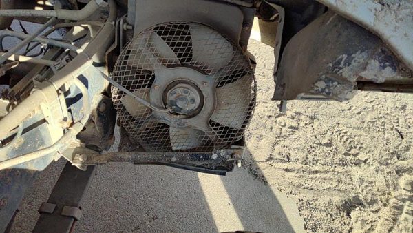 1996 Isuzu Npr Electric Condensor Cooling Fan Assembly Oem With Motors 4Bd2 3.9L — photo 2