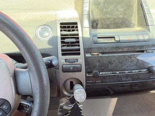 2004-2009 Toyota Prius Left Heater Vent Shifter Trim Bezel Park Button Bisque — photo 2