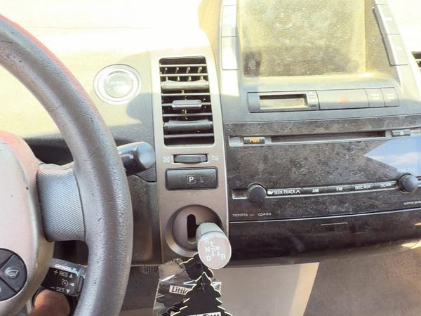 2004-2009 Toyota Prius Left Heater Vent Shifter Trim Bezel Park Button Bisque — photo 1