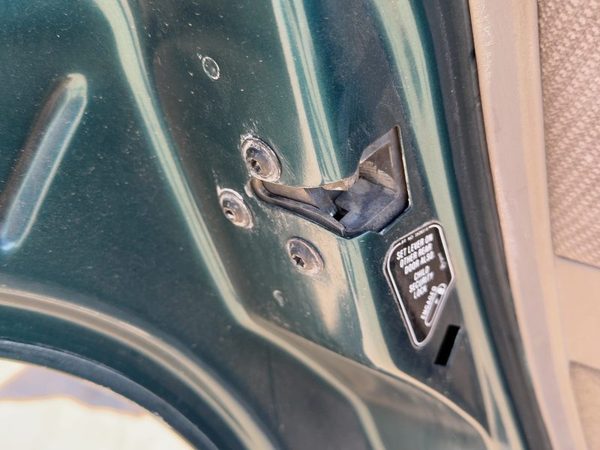 1995-2001 Chevy Lumina Driver Left Rear Door Latch with Rods Cables OEM Back — photo 3