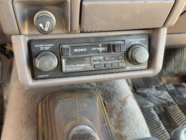 1991-1993 Isuzu Pup Stock Radio Oem Factory Stereo Player 8944261540 — photo 1