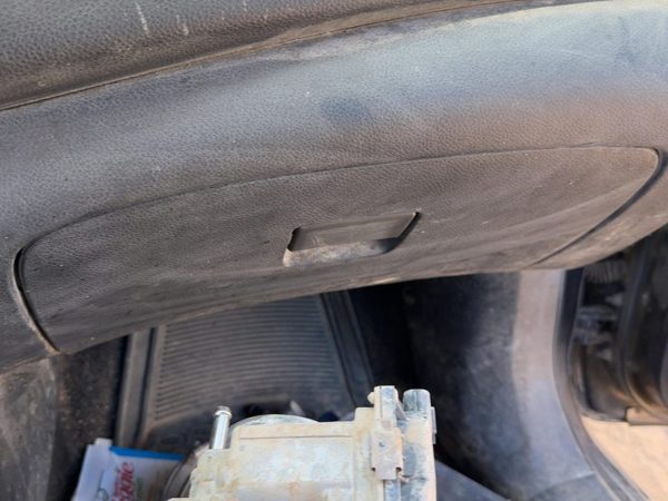 2014 Nissan Sentra Glove Box Charcoal G — photo 3