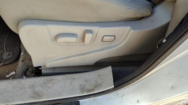 08-13 Nissan Rogue Driver Left Side Power Seat Switch With Trim Panel Oem Gray K — photo 2