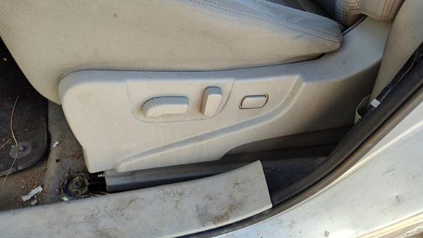 08-13 Nissan Rogue Driver Left Side Power Seat Switch With Trim Panel Oem Gray K — photo 3