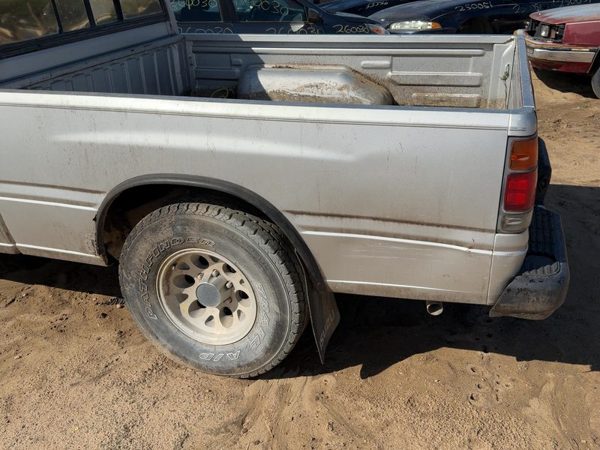 1991 Isuzu Pickup Pickup Box/bed Assembly Silver — photo 4