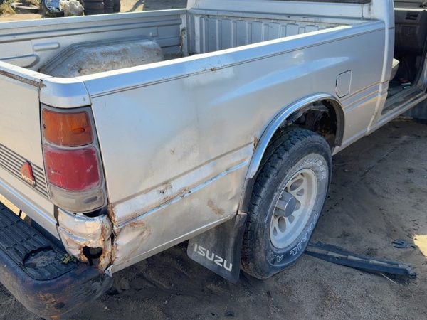 1991 Isuzu Pickup Pickup Box/bed Assembly Silver — photo 8