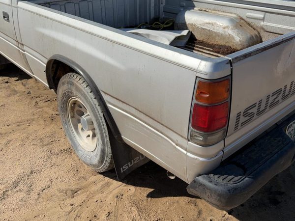 1991 Isuzu Pickup Pickup Box/bed Assembly Silver — photo 10