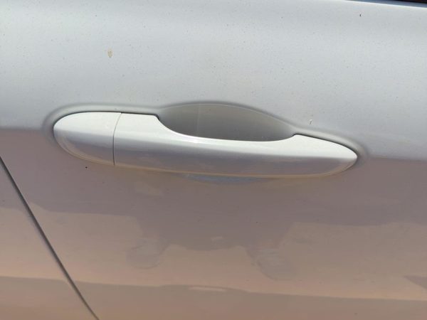2013-2016 Dodge Dart Passenger Right Front Outside Door Handle Oem White Pw7 — photo 2