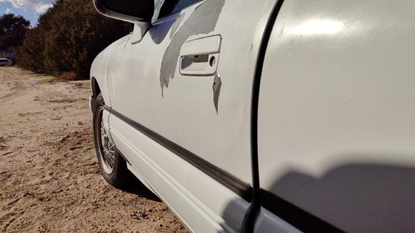 1994 Pontiac Bonneville Front Door LH White — photo 3