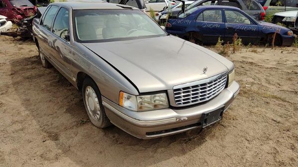1999 Cadillac DeVille Crossmember/cradle/undercarria 4.6L AT — photo 2