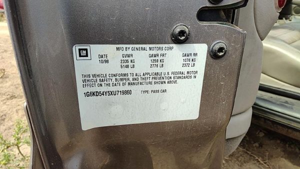 1999 Cadillac DeVille Crossmember/cradle/undercarria 4.6L AT — photo 5